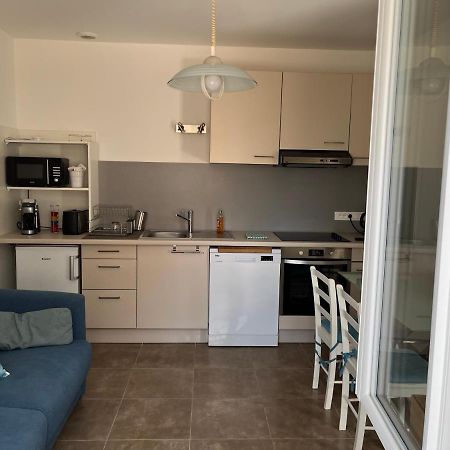 Aux 3 Domaines T2 Avec Terrasse Apartment Hyères Exterior foto